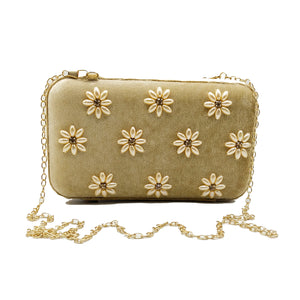 Woman's Clutch Belbet Material With Ten Pearl Flower In Front - myStore20202019